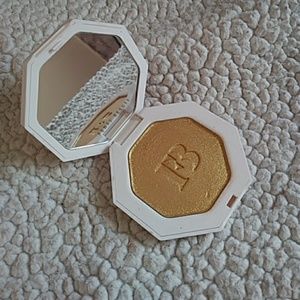 Fenty Beauty Highlighter